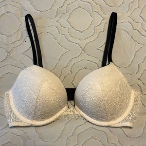 Victorias Secret Dream Angels Push-up Bra Coconut White lace black strap 34C.